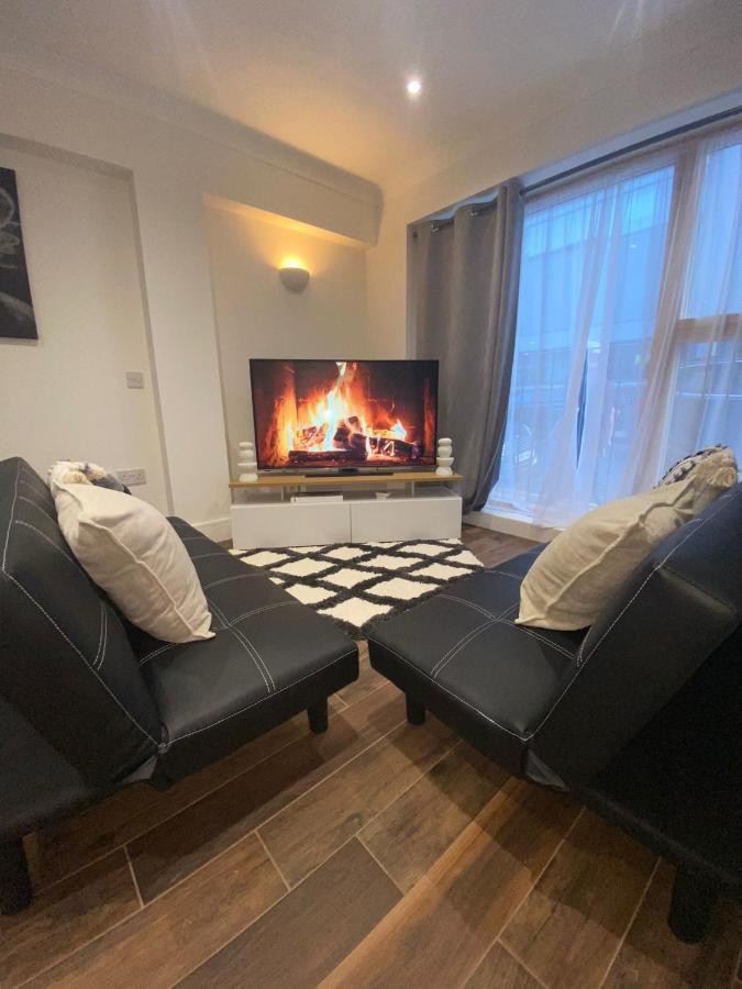 Central London, Jaccuzzi,Newbuild, 2 Bedrooms Two Baths Ngoại thất bức ảnh