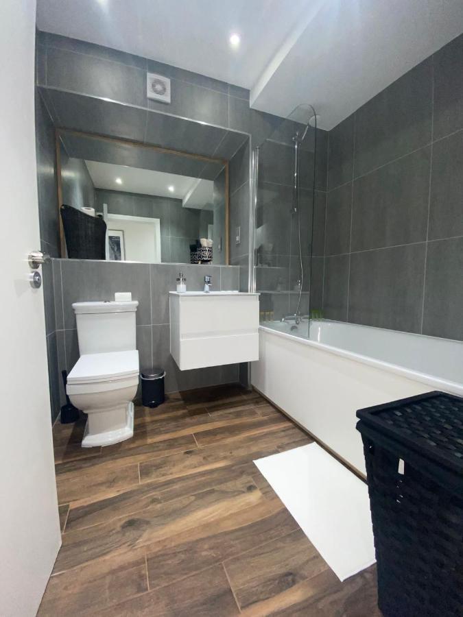Central London, Jaccuzzi,Newbuild, 2 Bedrooms Two Baths Ngoại thất bức ảnh