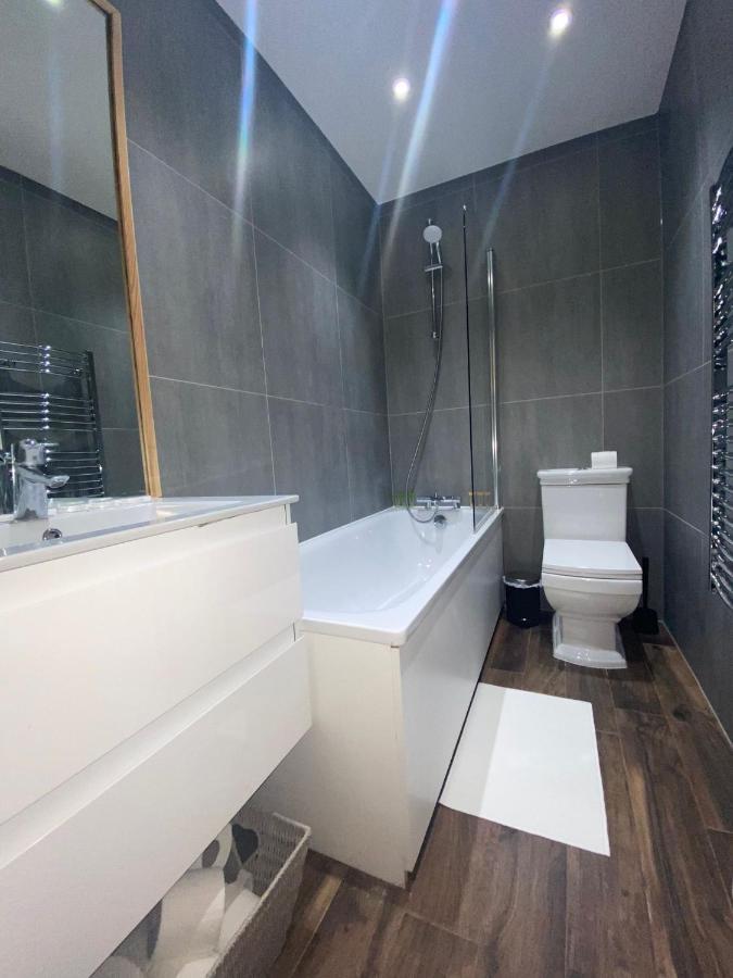 Central London, Jaccuzzi,Newbuild, 2 Bedrooms Two Baths Ngoại thất bức ảnh